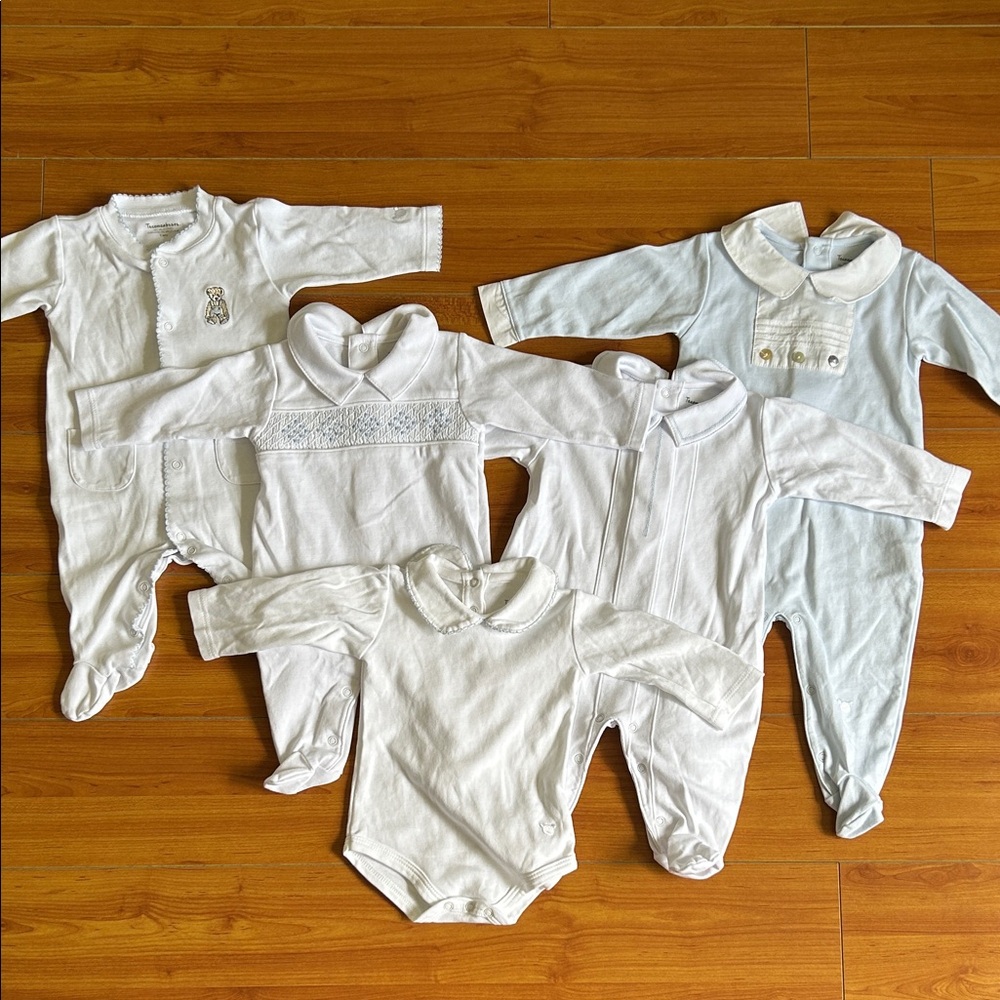 Tecomoabesos Baby Onesies (Bundle of 5)